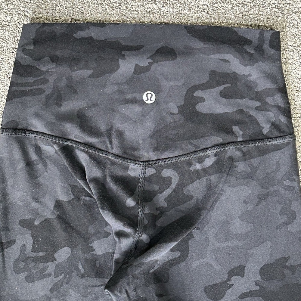 2 Pair LULULEMON Align Cropped Leggings- Women's 4 - Black & Camo EUC - Picture 5 of 13